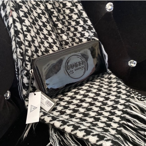 Patent black guess wallet - Picture 4 of 6